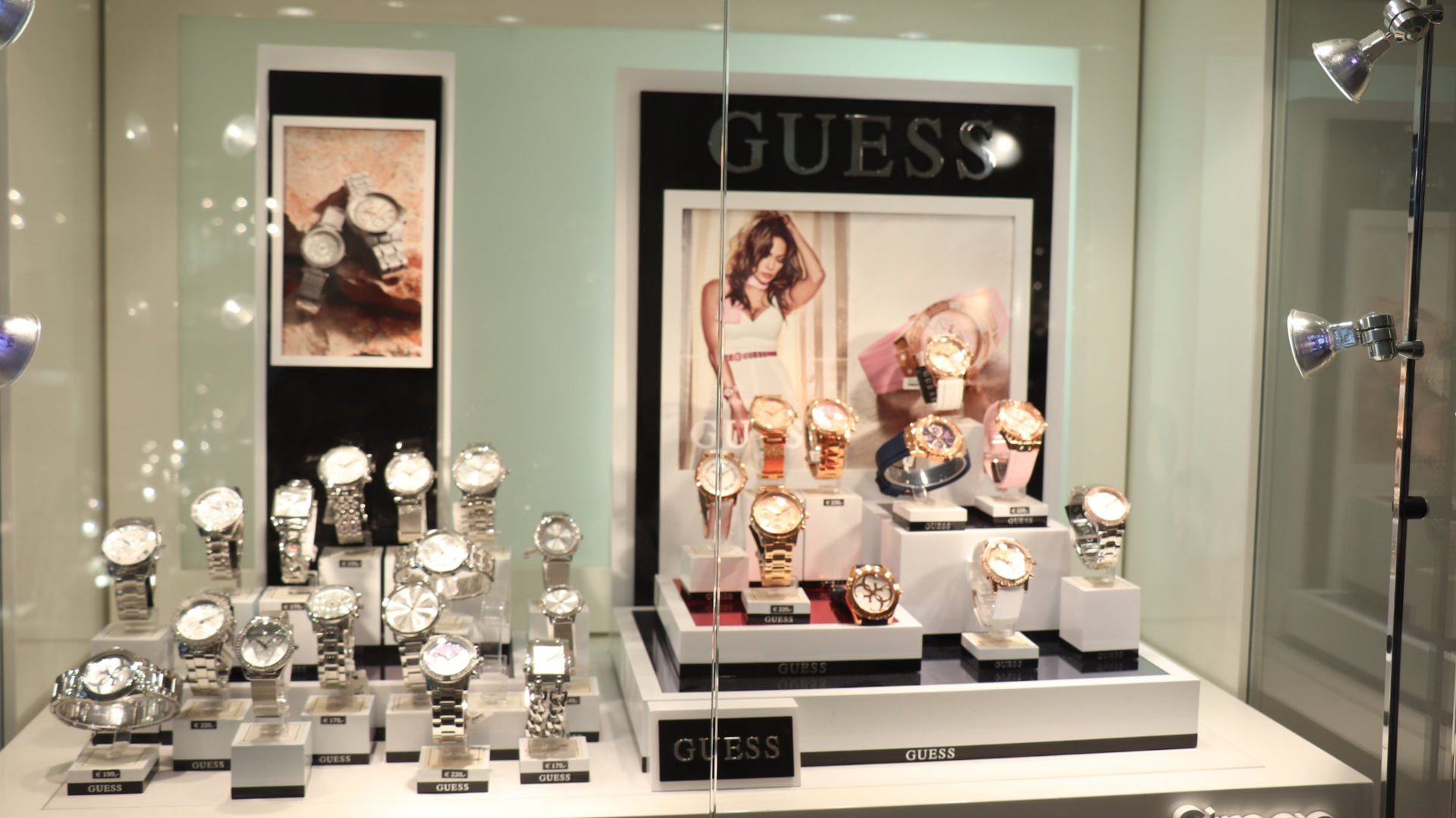 No. 1 Wholesale Guess Watches Distributor WatchesB2B